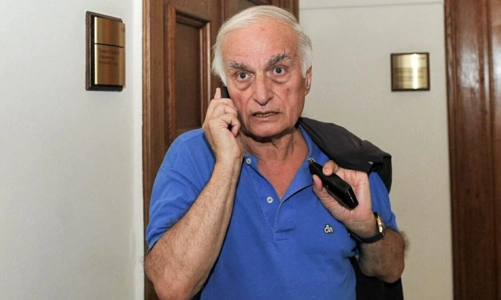 Μανώλης Μαυρομμάτης: Έκαναν τραχειοστομία στον δημοσιογράφο και τη σύζυγό του